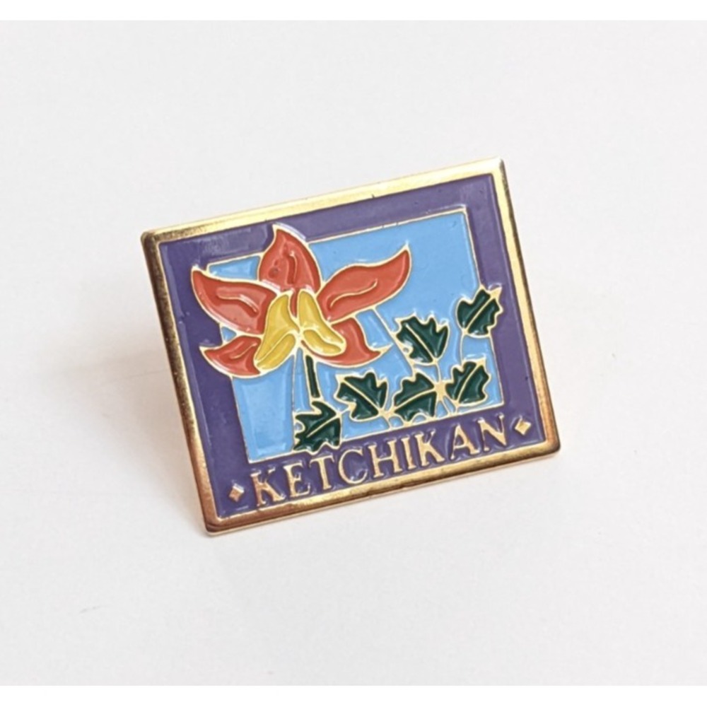 Vintage Ketchikan Alaska Enamel Lapel Pin Flower Souvenir Travel‎ Collectible